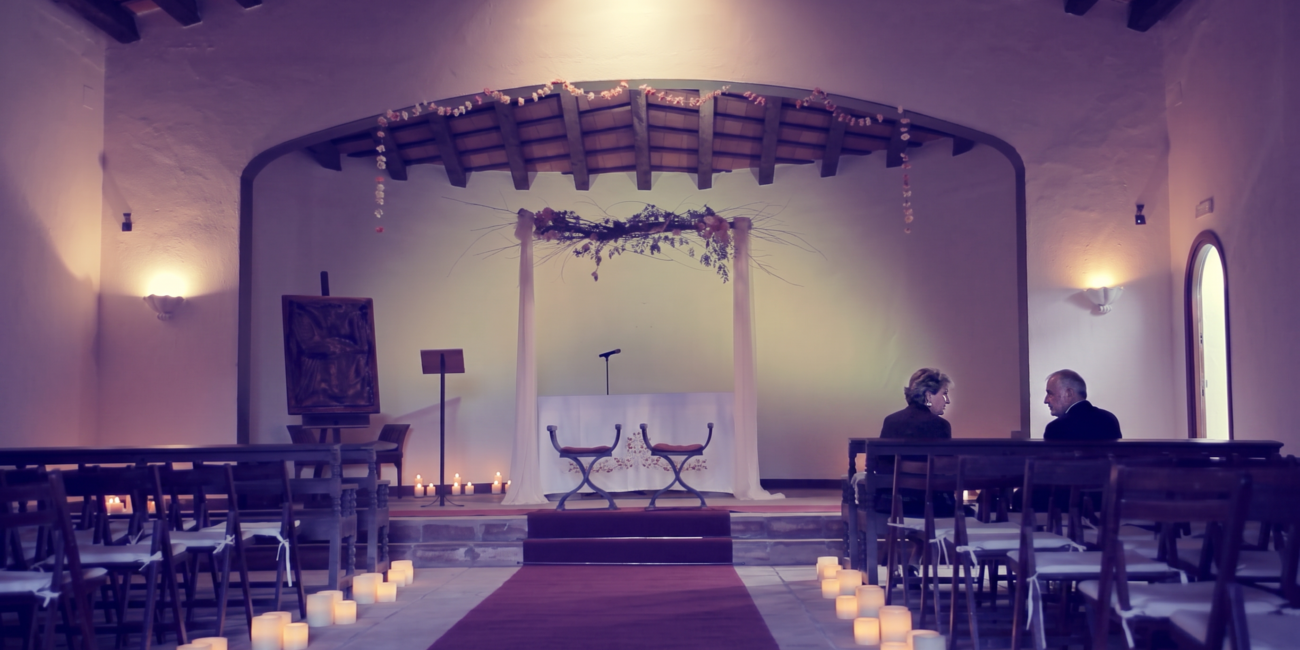 altar decorado para la ceremonia